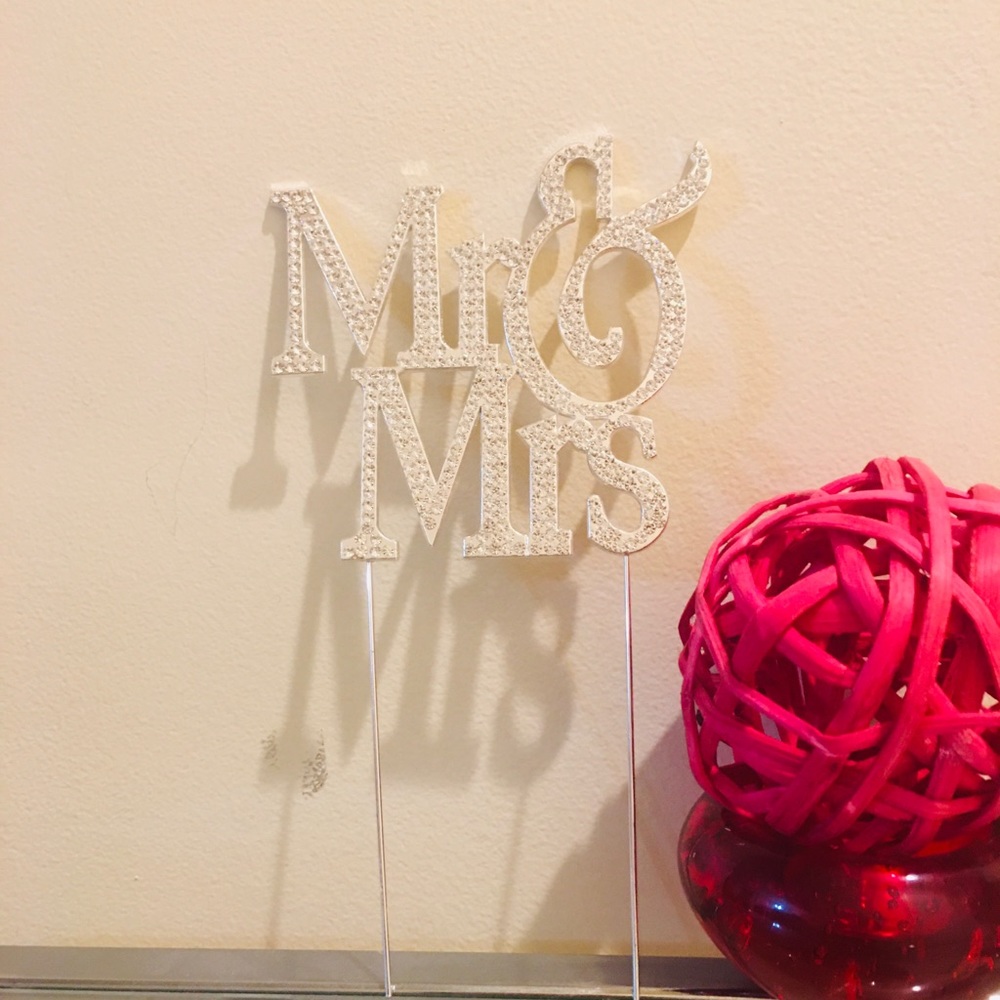 MR & MRS Cake Topper